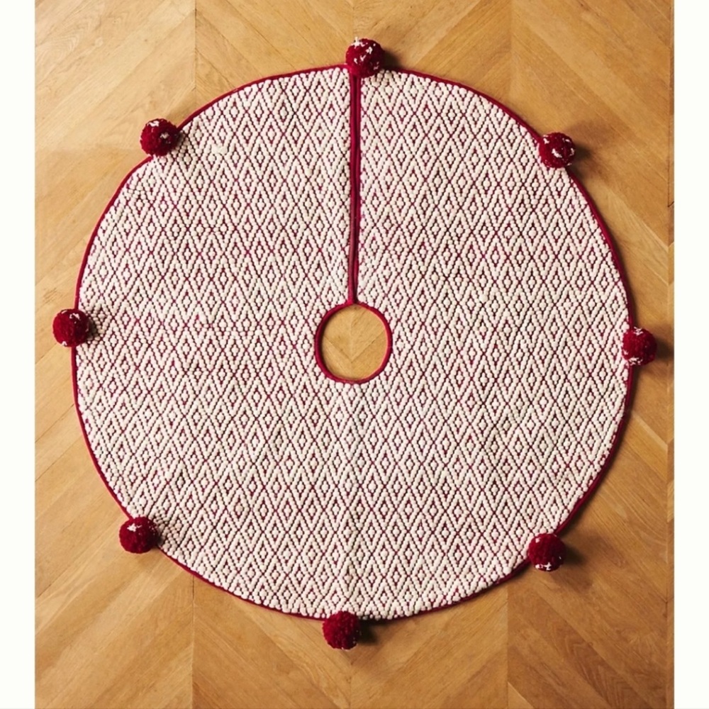 New🌟Anthropologie Wilma Tree Skirt - Cream/Raspberry